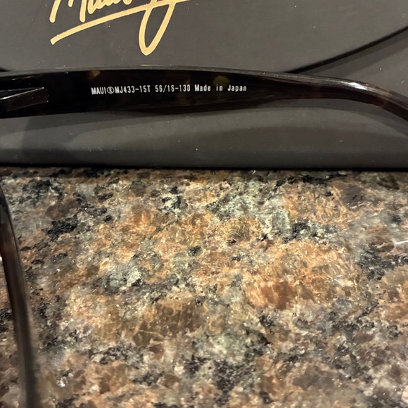 VGUC Women’s Kiki Beach Olive Tort. 56 x 16, Originally $249, detailed photos - Picture 3 of 7